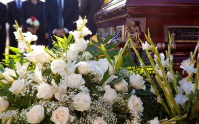 I fiori nel funerale: significato delle diverse composizioni e come scegliere il giusto omaggio